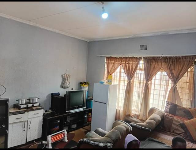 11 BEDROOM HOUSE FOR SALE IN KENILWORTH